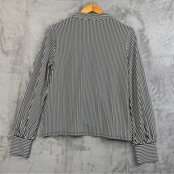 Adrianna Papell Long Sleeve Black and White Overlay Blouse. Size Medium. (NWT). - Picture 2 of 6